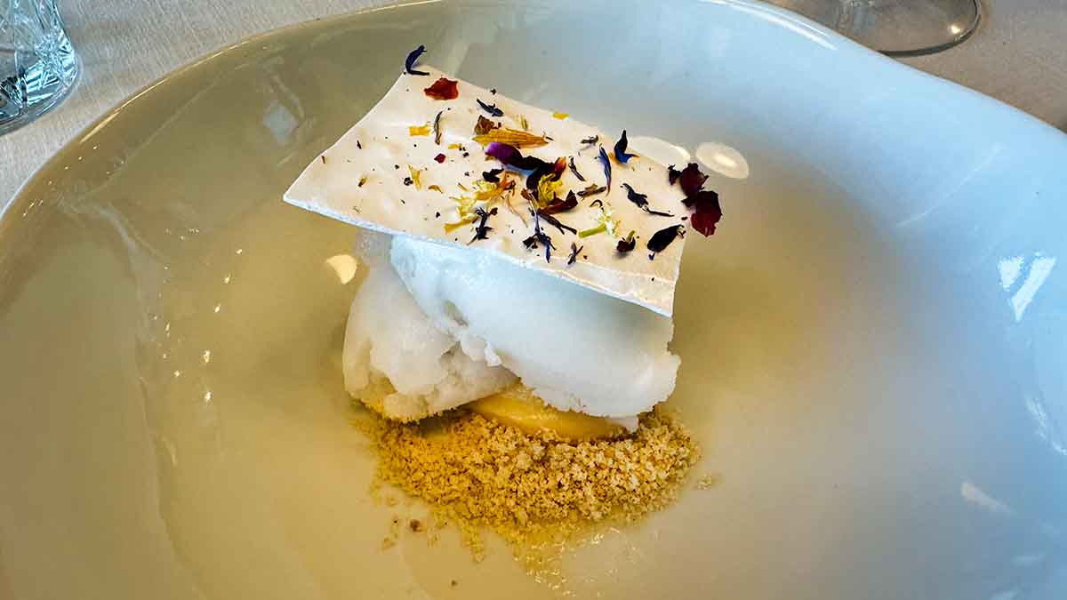 The bodegas Sierra Cantabria in Spain, gin and tonic desert