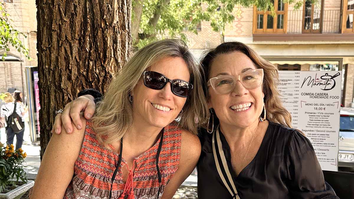 Sheri Oneal and Leslie Christin at lunch in Toledo Spain