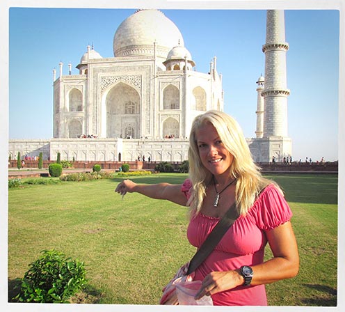 Payge McMahon spreading her mother ashes at the Taj Mahal in India