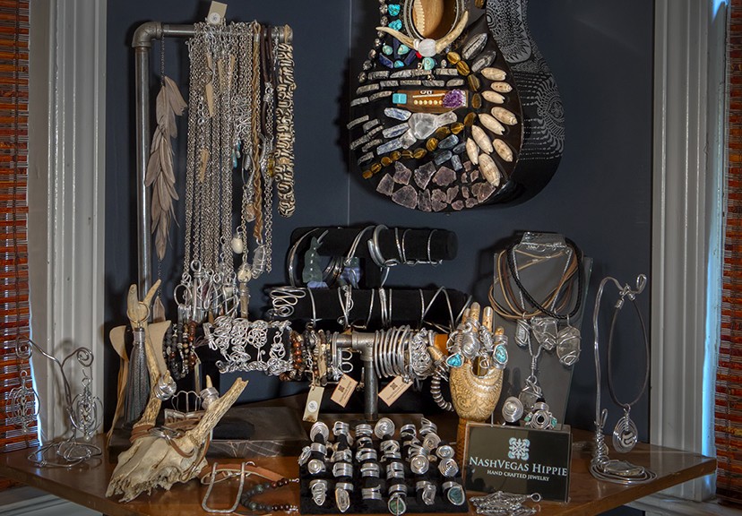 NashVegas Hippie wire jewelry display